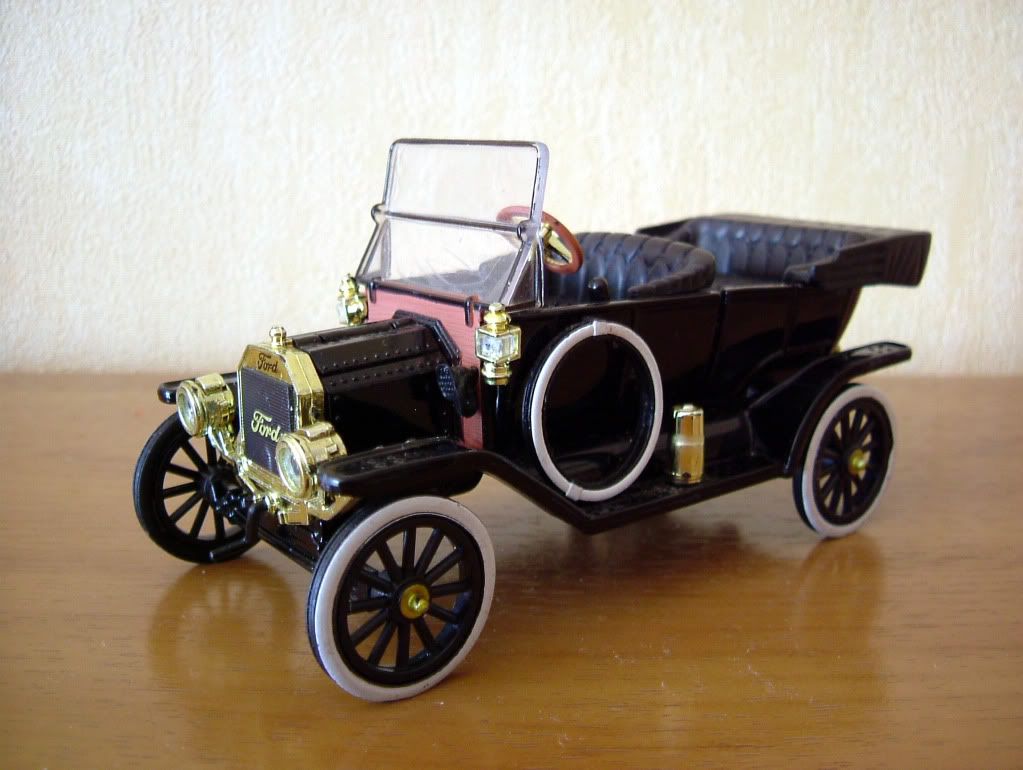 1916FordModelTFord.jpg