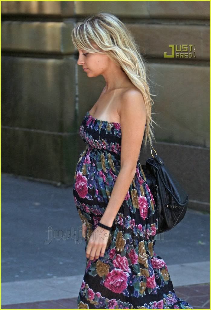 http://i164.photobucket.com/albums/u30/celebritydesignz/BLOG/Nicole%20in%20the%20town/nicole-richie-bikini-tan-line-02.jpg http://i164.photobucket.com/albums/u30/celebritydesignz/BLOG/Nicole%20in%20the%20town/nicole-richie-bikini-tan-line-02.jpg