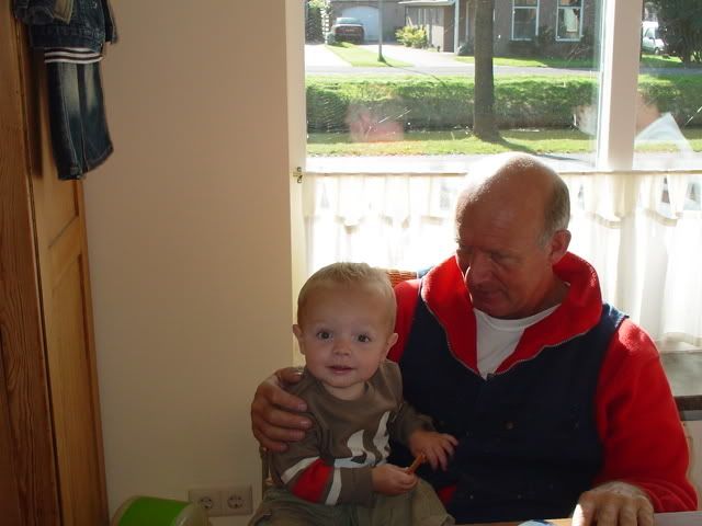 [img width=640 height=480]http://i164.photobucket.com/albums/u40/marianne221083/Tim%20en%20Iris/Vanalleswat002.jpg[/img]