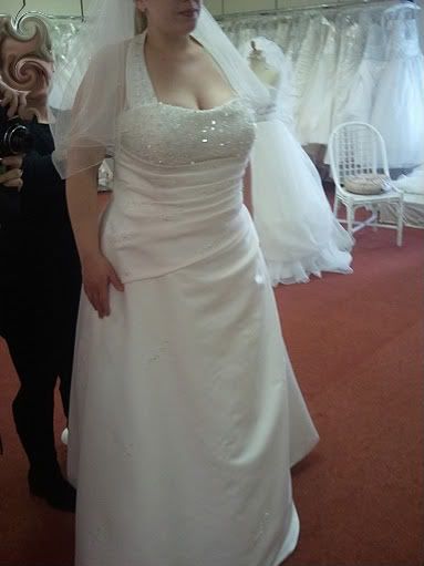 If You Are A Busty Bride Flash Me Your Dress Wedding Planning 