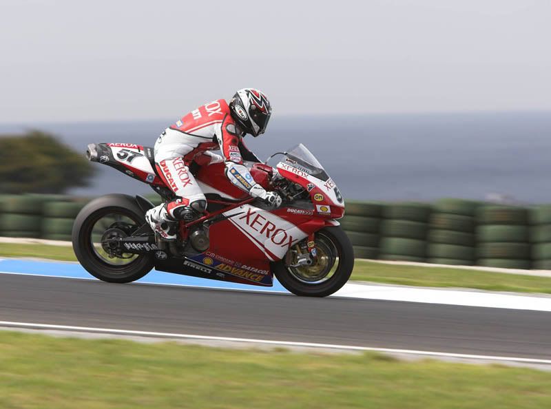 IMAGE: http://i164.photobucket.com/albums/u6/tbgphoto/sbk2007/1_TBG_6227-01.jpg