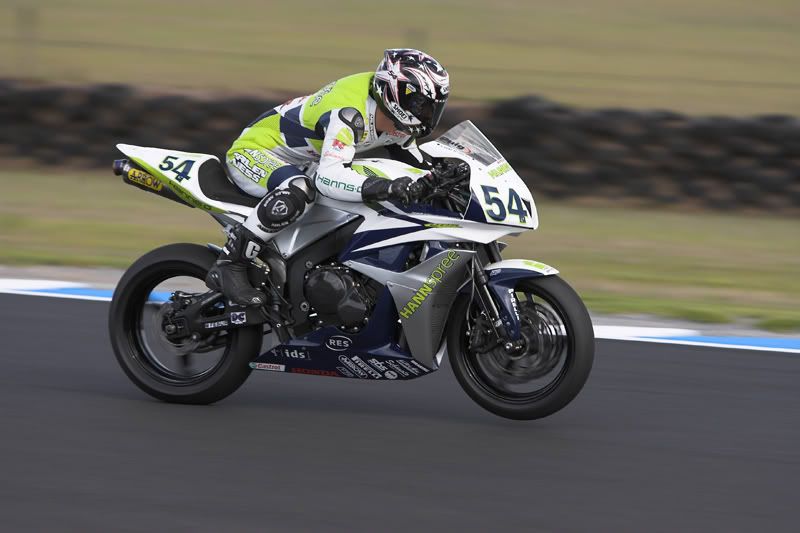 IMAGE: http://i164.photobucket.com/albums/u6/tbgphoto/sbk2007/TBG_5764-01.jpg