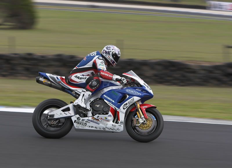 IMAGE: http://i164.photobucket.com/albums/u6/tbgphoto/sbk2007/TBG_6060-01.jpg