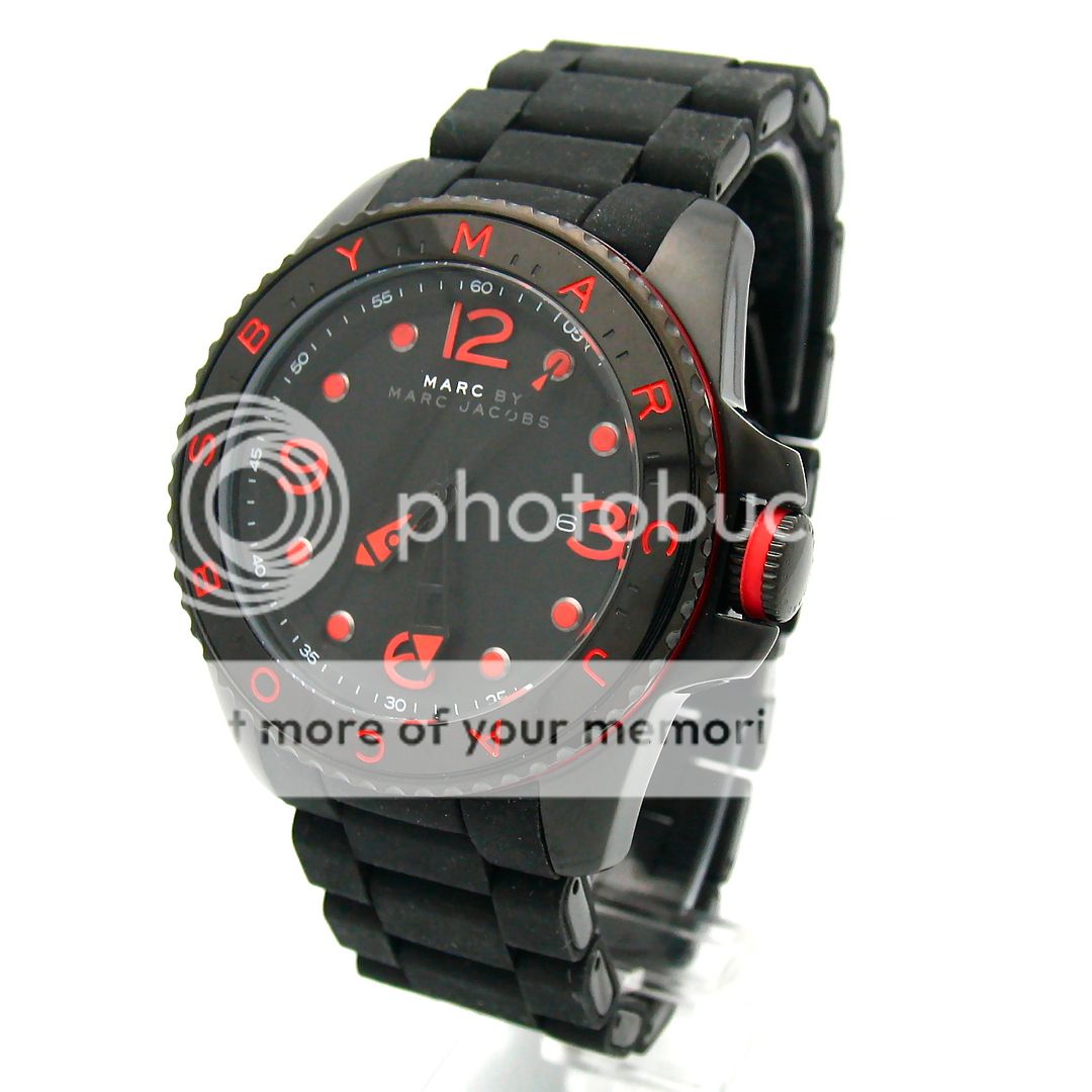  Black Stainless Steel Rubber Mens Diver Dive Sport Watch MBM2571 NWT